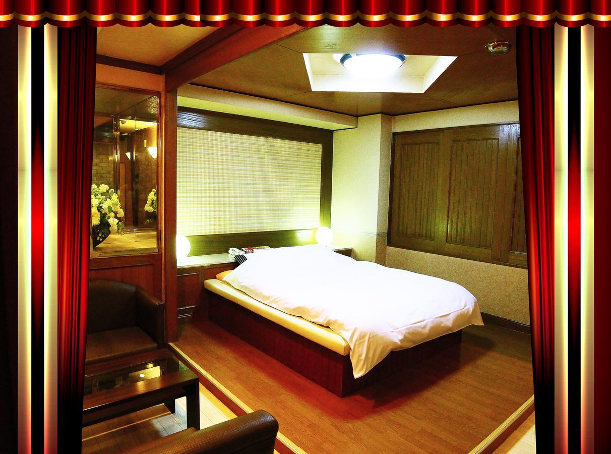 Kyoto Hotel Crown (Adults Only) Exterior foto