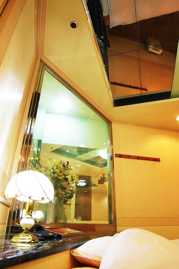 Kyoto Hotel Crown (Adults Only) Exterior foto